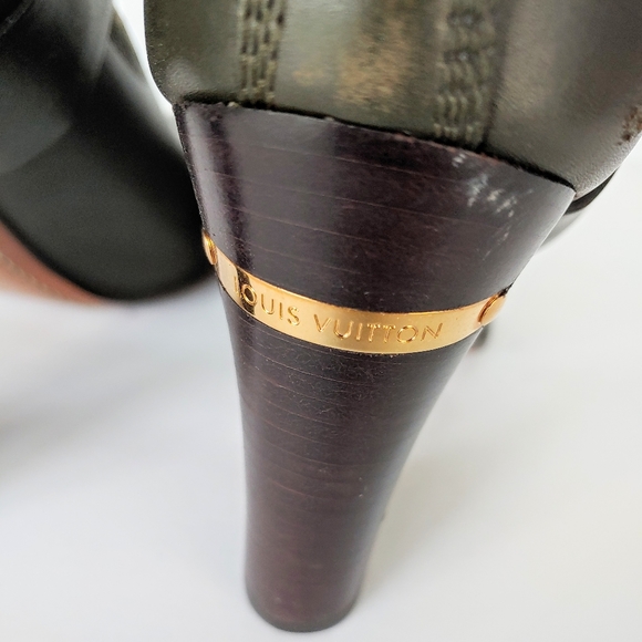 Louis Vuitton Monogram Pointed-Toe Booties - Picture 6 of 12